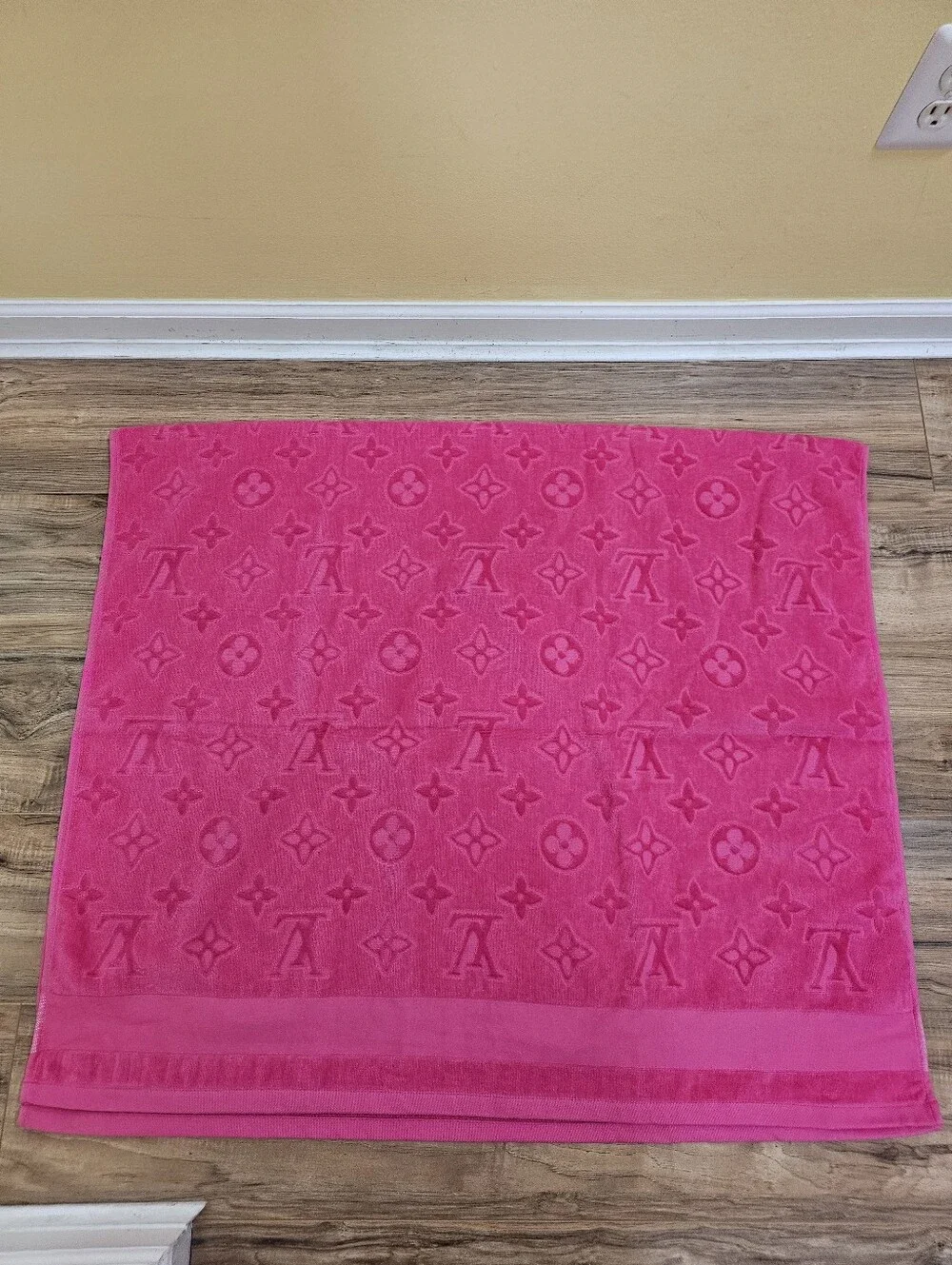New Louis Vuitton towel pink